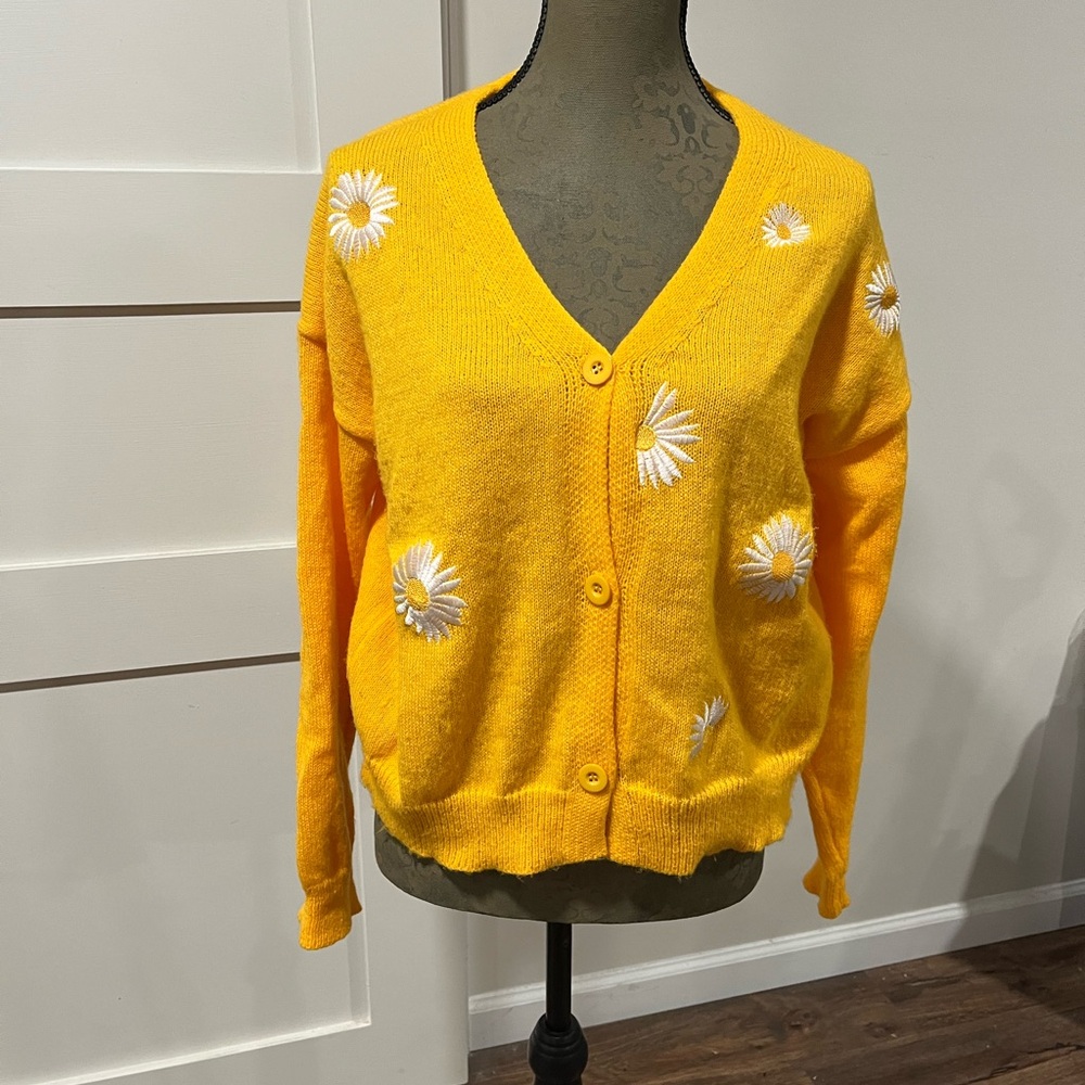 Women’s  large yellow/orange cardigan sweater, great sunflower embroidery